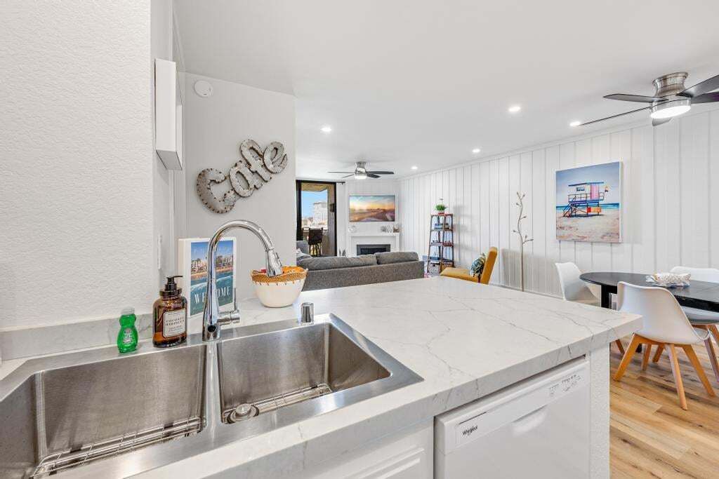 Beautiful Cozy 1 Bedroom Unit  - Ocean And Harbor Views - North Coast Village F107 - Oceanside, CA