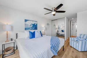 1 bedroom, iron/ironing board, travel cot, free WiFi - Beautiful Cozy 1 bedroom unit  - Ocean and Harbor views - North Coast Village F107 (Oceanside)