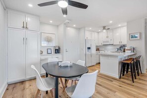 Dining - Beautiful Cozy 1 bedroom unit  - Ocean and Harbor views - North Coast Village F107 (Oceanside)