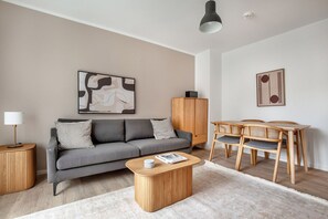 TV, stereo - Lovely Prenzlauer Berg 2BR, Furnished & Equipped, by Blueground (Berlin)