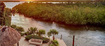 Isla Kiwi: Waterfront Boutique Resort, FREE Boat Dockage Sept-Oct Only