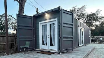 Bungalow, không hút thuốc, bếp nhỏ | 1 phòng ngủ, truy cập Internet không dây miễn phí, bộ trải giường