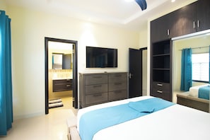 3 bedrooms, iron/ironing board, WiFi, bed sheets - D&D Divine Suite
Ocho Rios, St. Ann Parish (Ocho Rios)