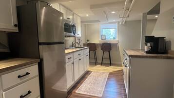 Réfrigérateur, micro-ondes, lave-vaisselle