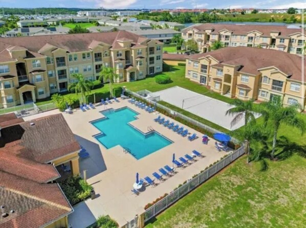 Exterior - Your ideal near by Disney parks stay! Great for families. Quite community (Davenport)