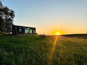 Exterior - Magnolia Tiny House: Private Hot Tub, Lovely Views (Ponca)
