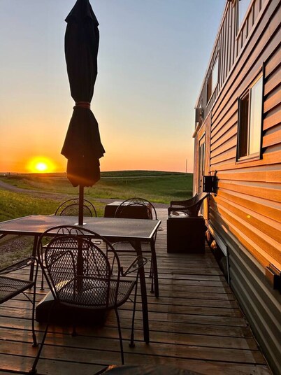 Magnolia Tiny House: Private Hot Tub, Lovely Views