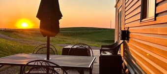 Magnolia Tiny House: Private Hot Tub, Lovely Views