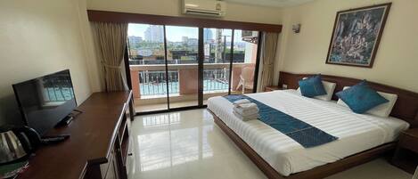 Kahden hengen standard-huone | Työpöytä, pimennysverhot, ilmainen Wi-Fi, vuodevaatteet