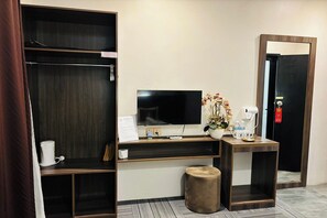 Superior Room | Desk, free WiFi, bed sheets - Casa Colney Hotel Ipoh (Ipoh)