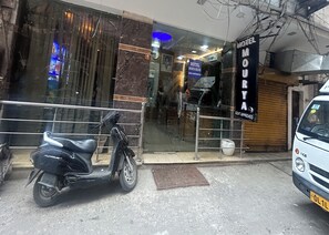 Exterior - Hotel Mourya Deluxe (New Delhi)