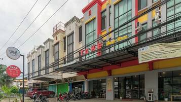 الإطلالة من المنشأة