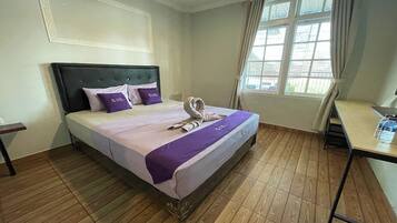 مكتب وأسرّة أطفال/رضّع وواي فاي مجانًا وملاءات أسرّة