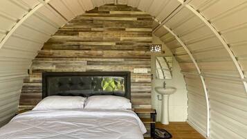 Masa, ücretsiz kablosuz İnternet, çarşaf takımı