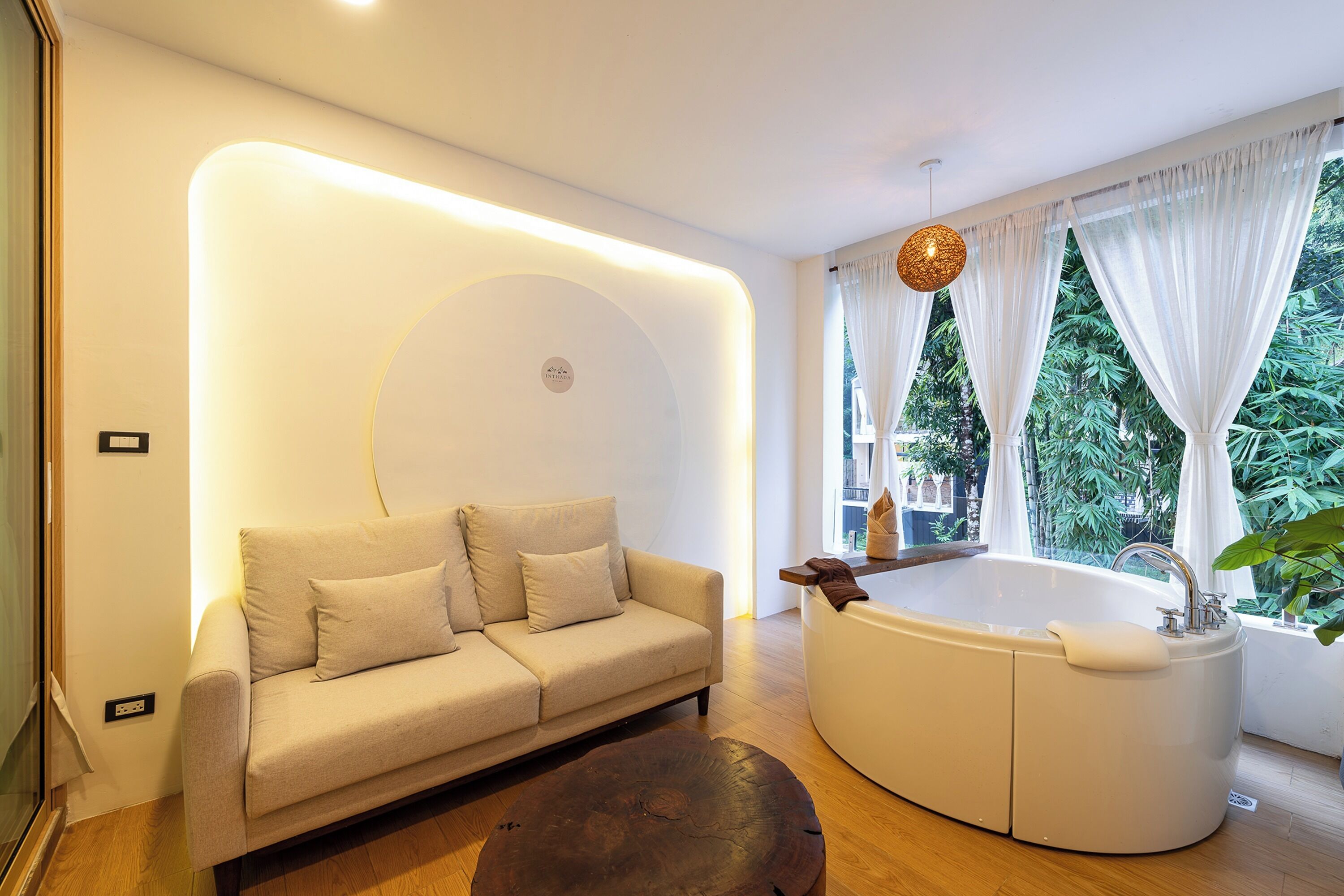 Deluxe Double Room | Minibar, in-room safe, desk, blackout curtains