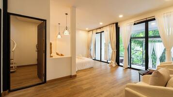 Vila Grand | Minibar, brankas, meja kerja, dan tirai kedap cahaya