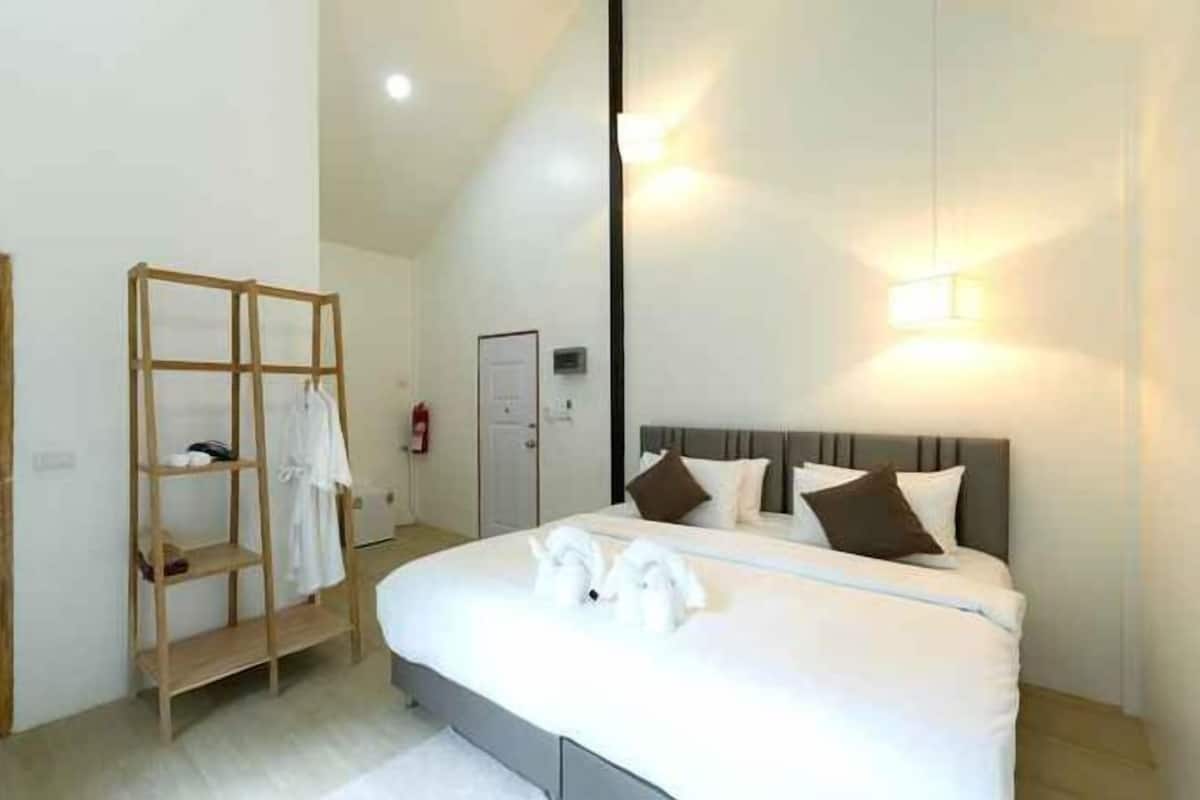 Minibar, in-room safe, desk, blackout drapes