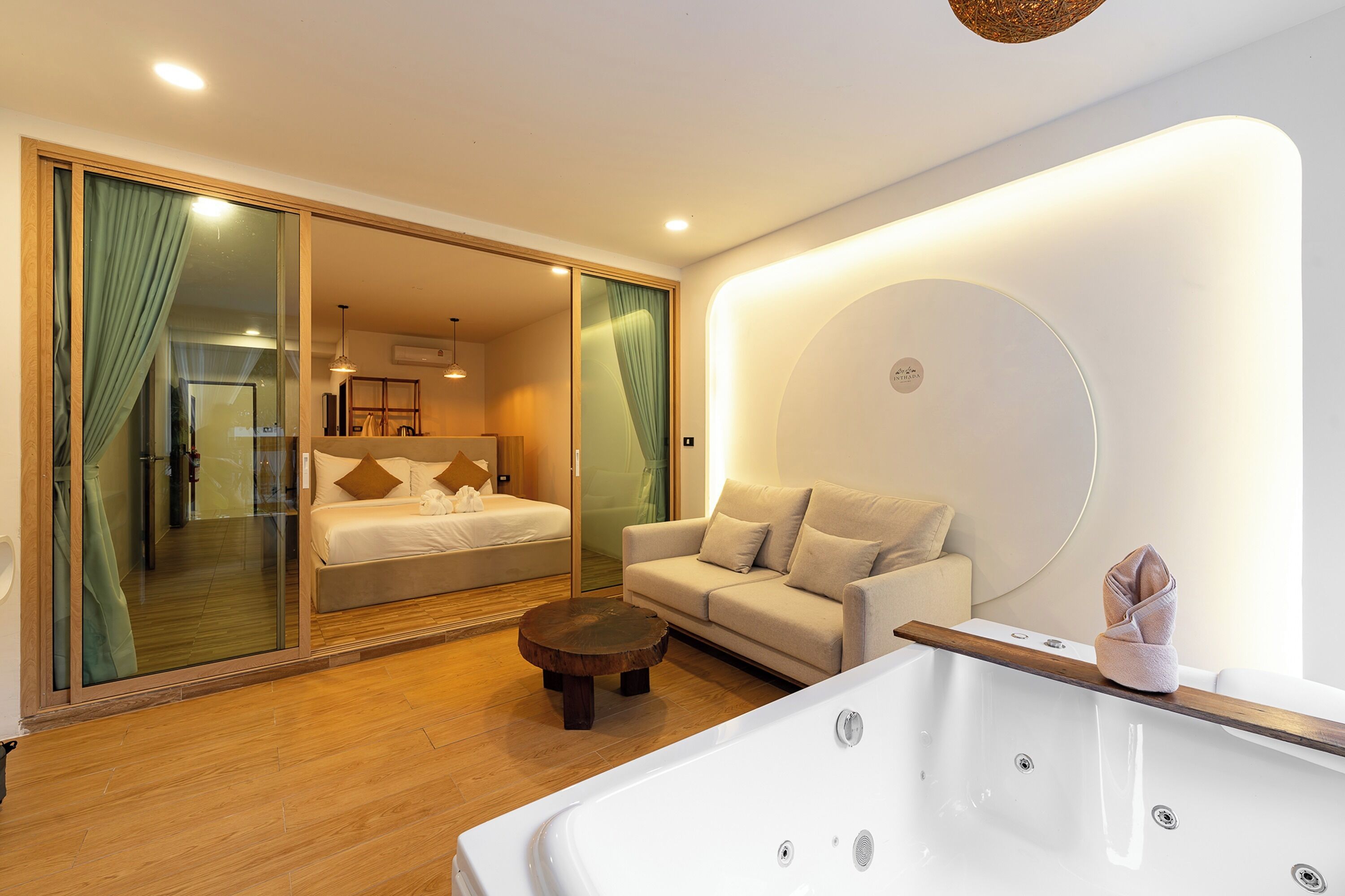 Deluxe Double Room | Minibar, in-room safe, desk, blackout curtains