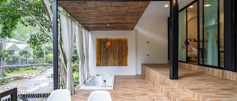 Family Suite (Grand Villa H3) | 2 bedrooms, minibar, in-room safe, desk