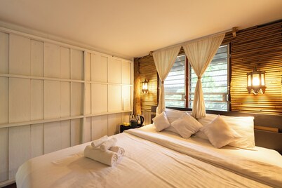 몬룸숙 홈스테이 카페 앤 비스트로