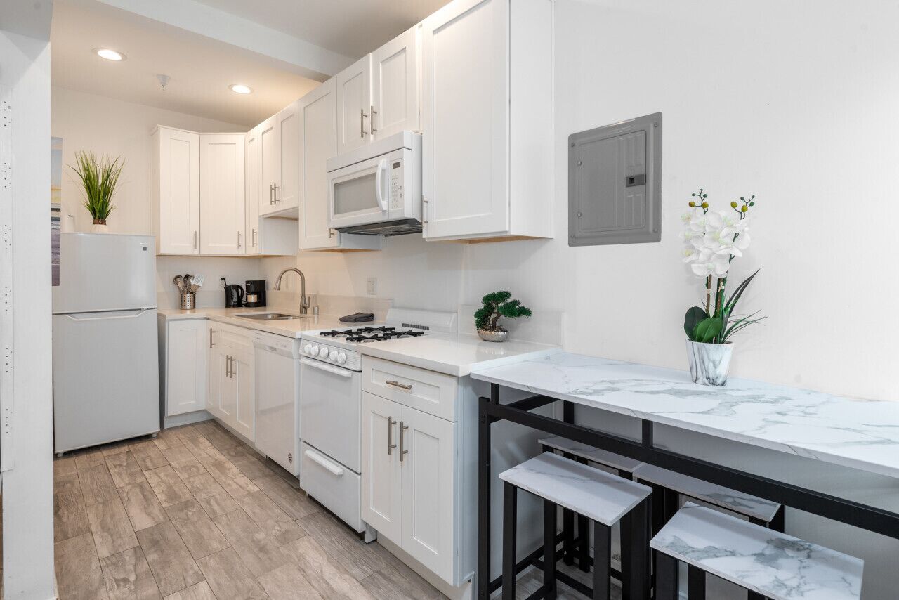 Modern Studio Gem | Perfect for Four