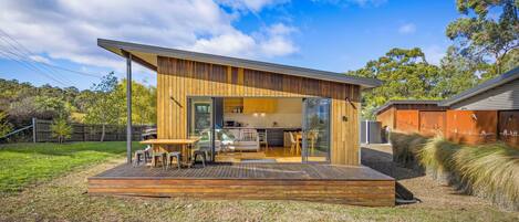 Comfort Cabin, River View | Terrace/patio