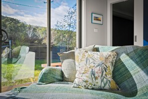Comfort Cabin, River View | Individually decorated, individually furnished, soundproofing - Herlihys on Huon - Cabin 1 (Lymington)