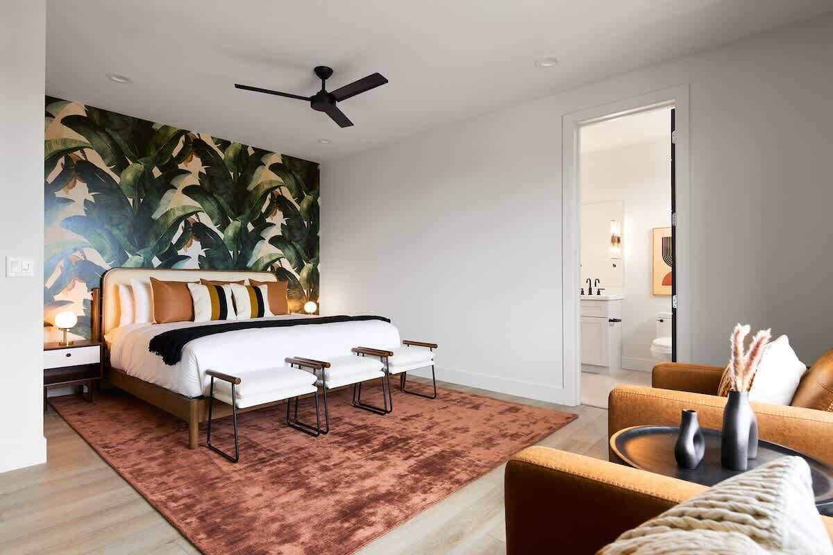 5 bedrooms, iron/ironing board, travel crib, free WiFi
