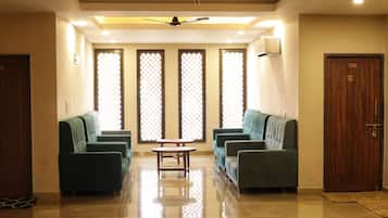 Khu tiếp khách ở sảnh