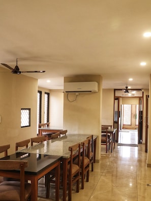 Restaurant - Devraha Seva Ashram - Vrindavan (Mathura)
