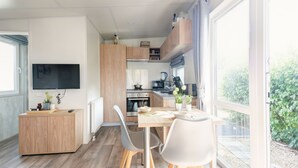 Fridge, oven, cookware/dishes/utensils - Tiny Haus Engel by Interhome (Beilngries)