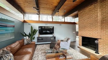 TV connectée, cheminée