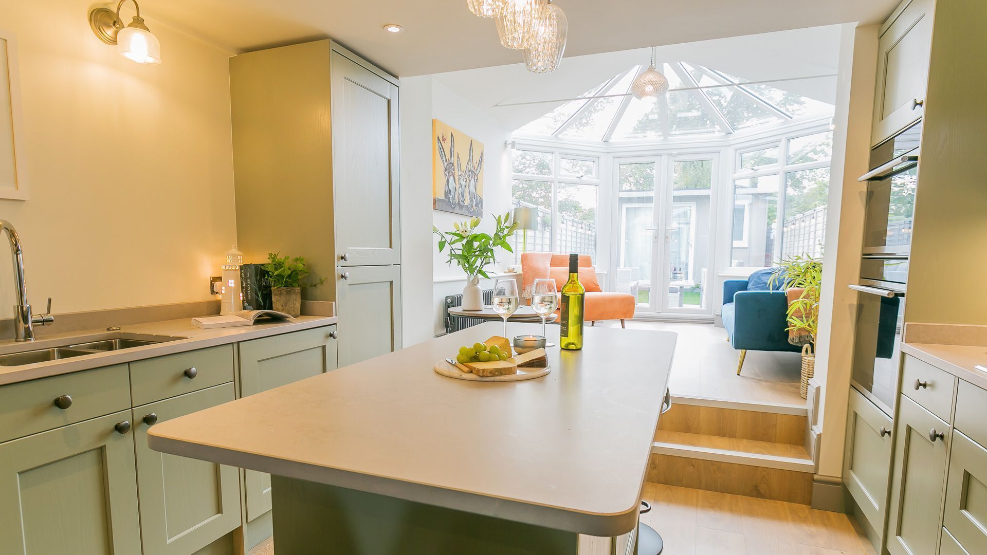 Kühlschrank, Mikrowelle, Ofen, Geschirrspüler