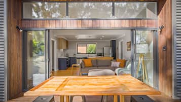 Comfort Cabin, River View | Terrace/patio