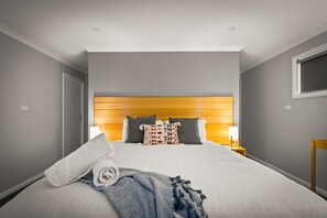 Cabaña Confort, vistas al río | Decoración individual, mobiliario individual, sistema de insonorización