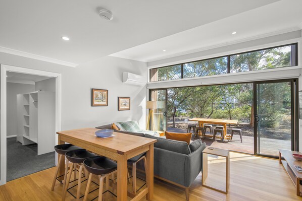 Comfort Cabin, River View | In-room dining - Herlihys on Huon - Cabin 2 (Lymington)