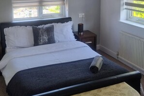 3 bedrooms, WiFi, bed sheets