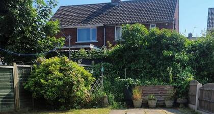 Doncaster-House-Sleeps8-Parking-Garden