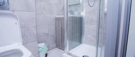 Shower, towels