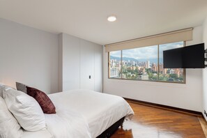 3 bedrooms, in-room safe, desk, iron/ironing board - Spectacular 3BR flat with great view close to Provenza (Medellín)