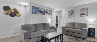 AC IN UNIT  Modern 2 bedroom remodel walking distance to downtown 