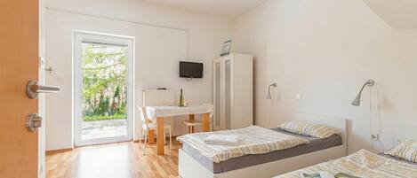 Free WiFi, bed sheets