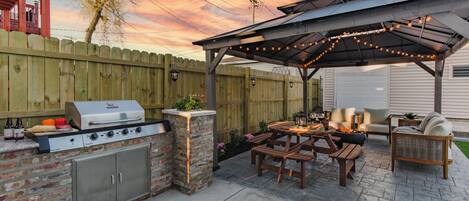 Outdoor dining