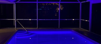 Tropical paradise near the beach with enclosed private pool & lanai