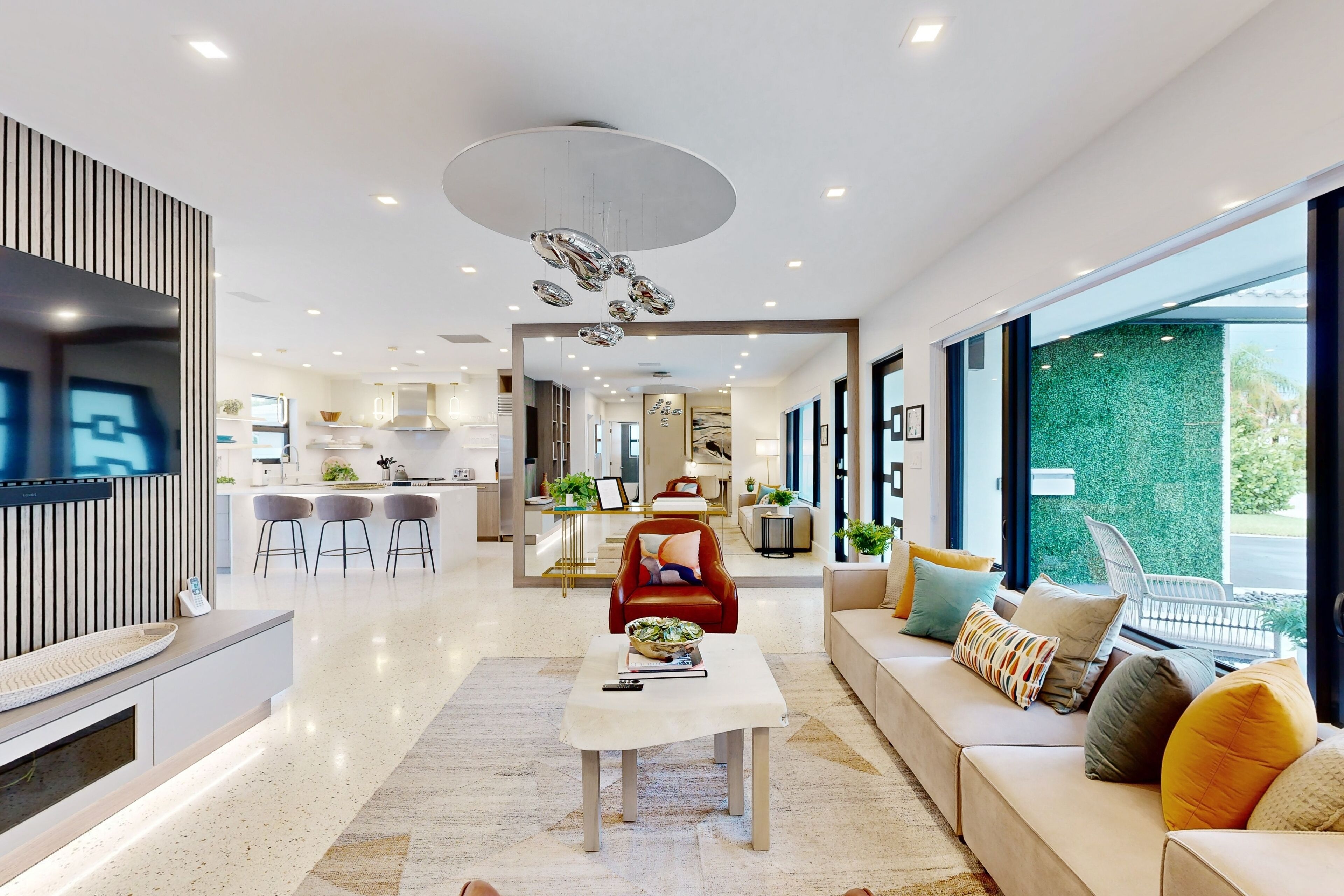 Coastal Chic Escape: Modern Oasis in Oakland Park