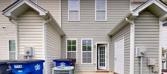 Charming townhouse with pool, patio, central AC, & washer/dryer