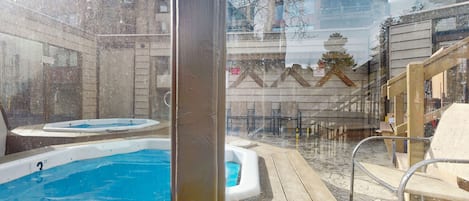 مغطس سبا خارجي