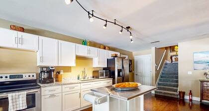 Luxurious single-level retreat with private pool, oasis yard, & AC
