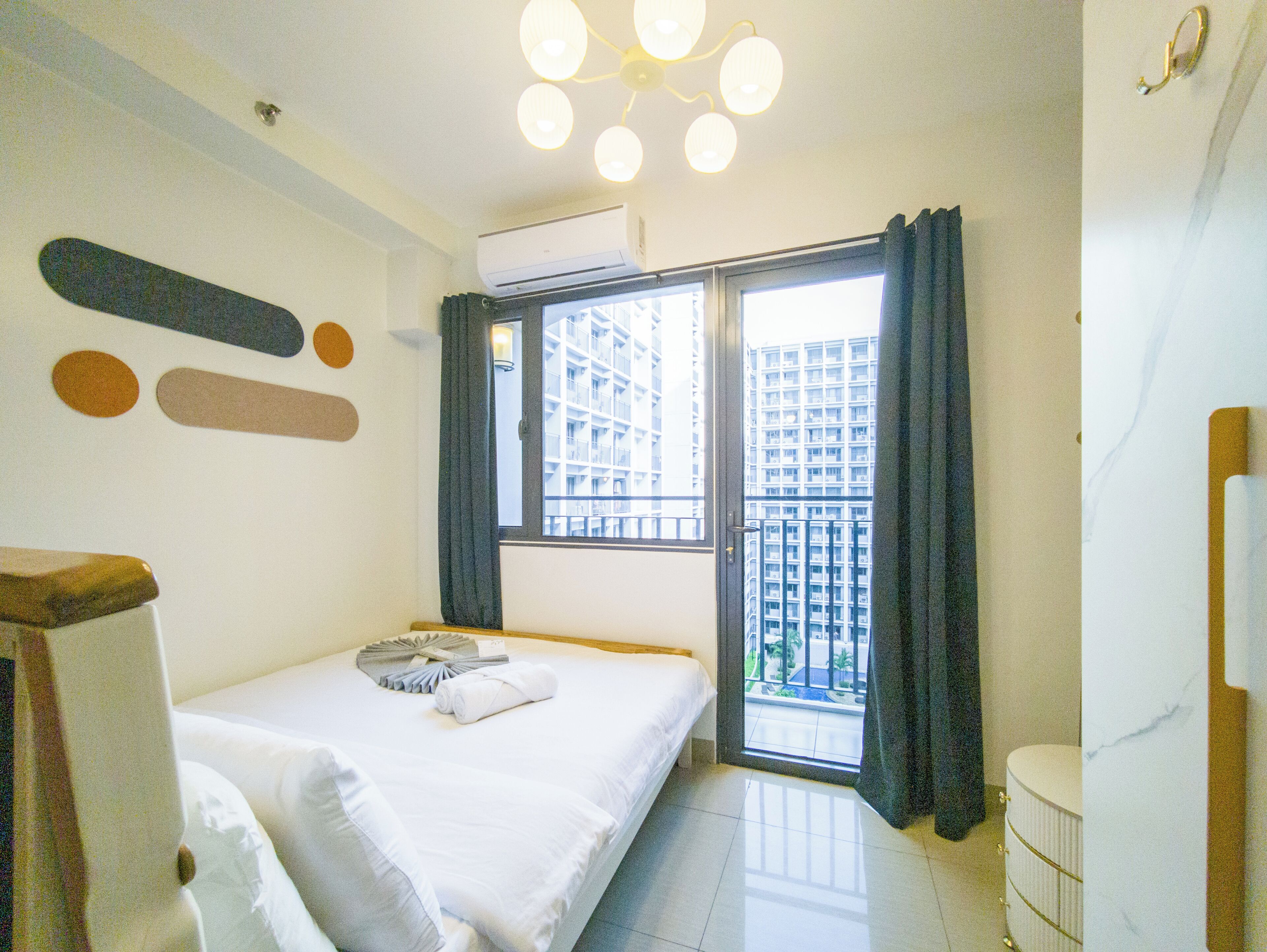 Basic Condo, Ensuite, Pool View | Balcony