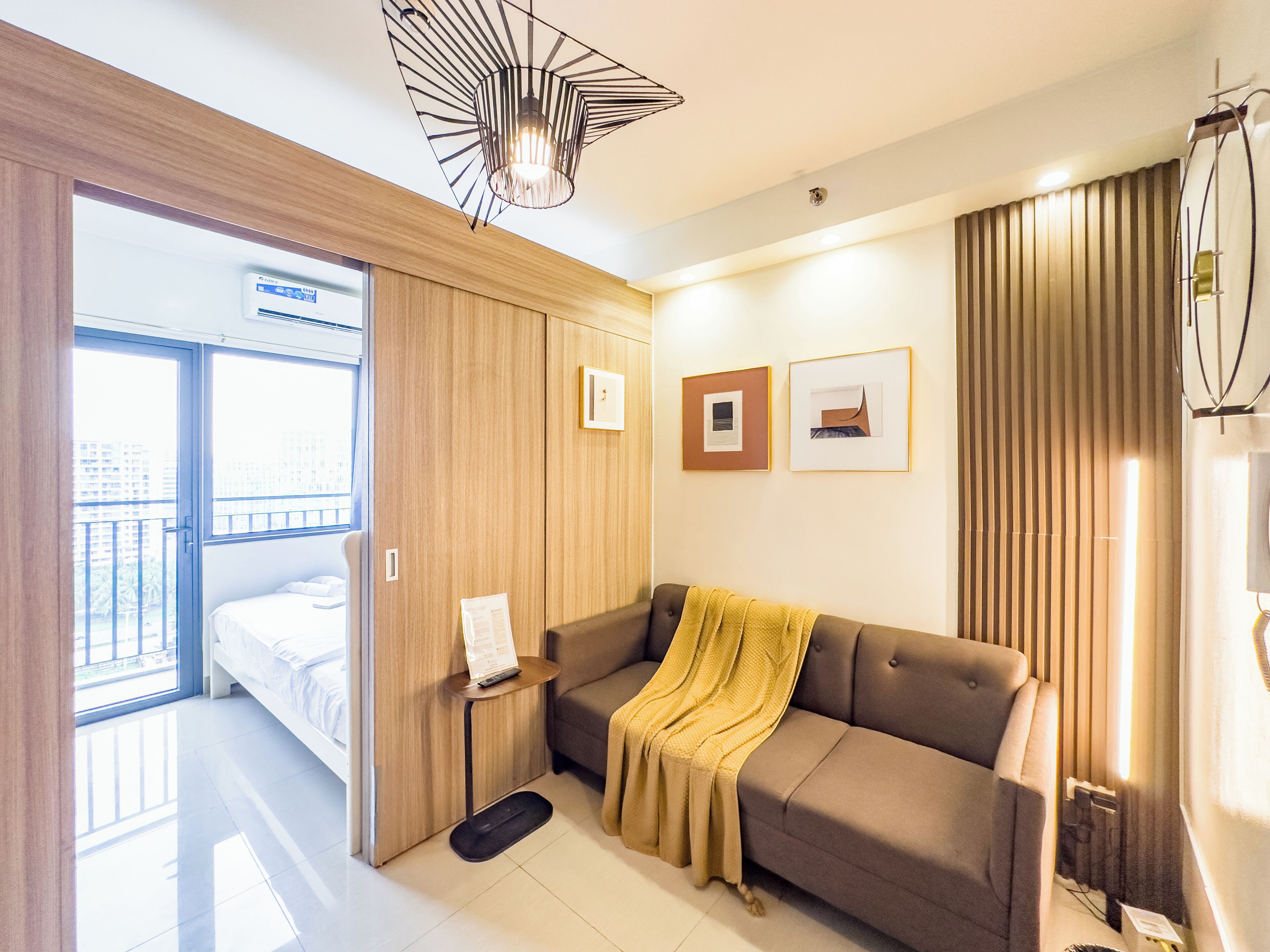 Classic Condo, Kitchenette, City View | Living area